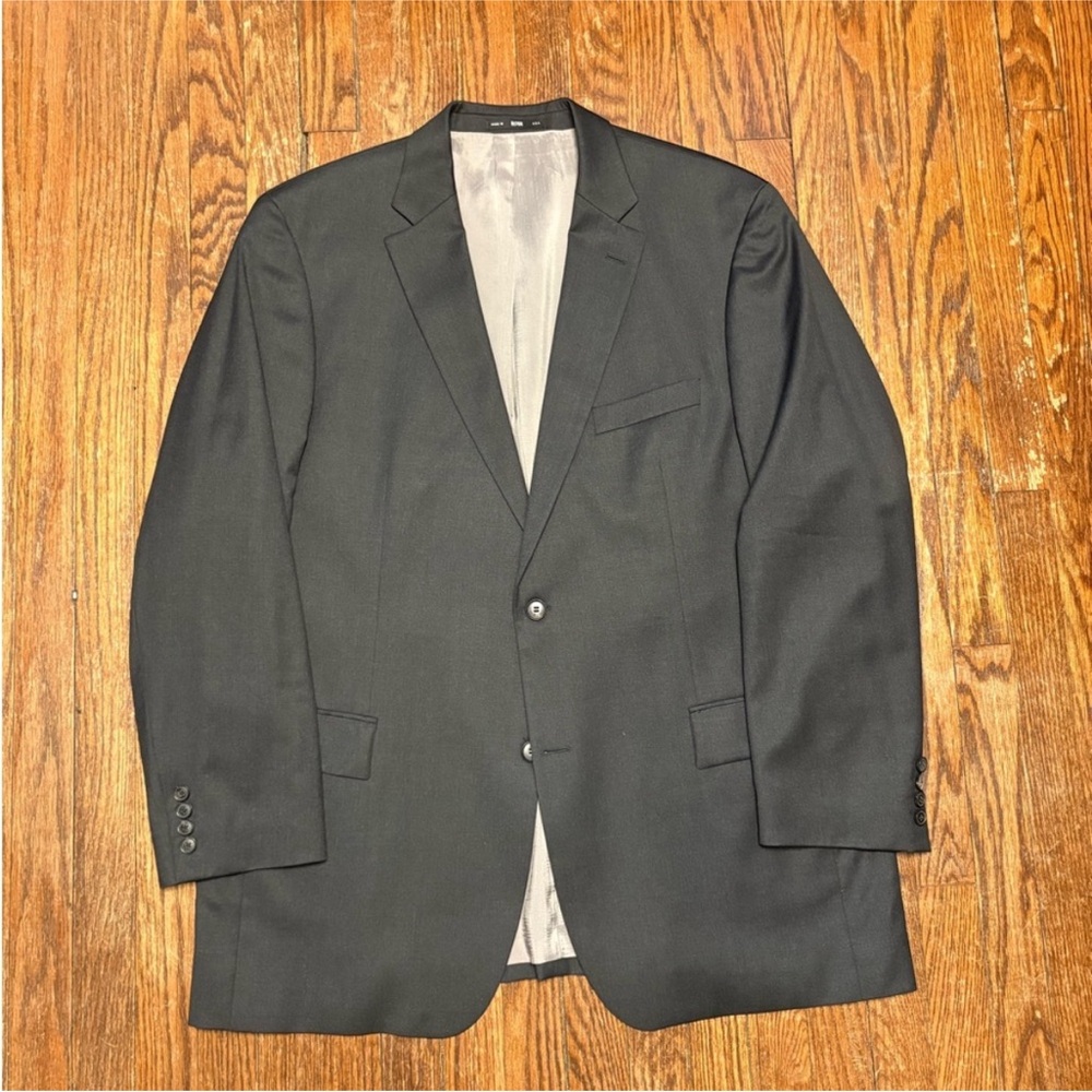 48L Hugo Boss Suit - Picture 2 of 12